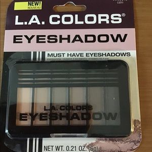 L.A COLORS EYESHADOW WITH FREE GIFT